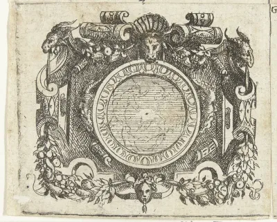 Ronde cartouche tussen twee mascarons
