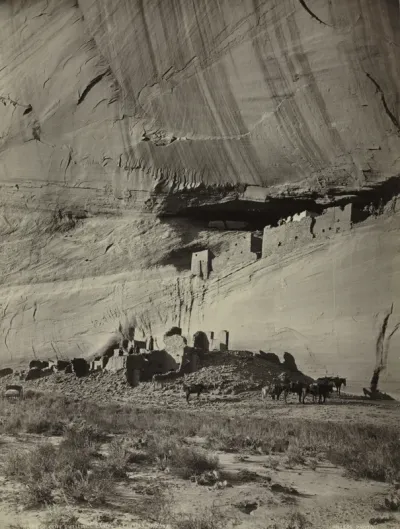 Ruins of Cliff Dwellings, Cañon de Chelly, Arizona