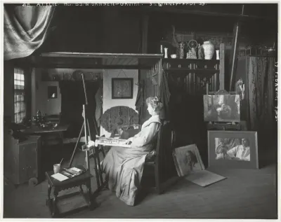 S.J.W. Jansen-Grothe in haar atelier aan de Jacob van Lennepkade 55 in Amsterdam