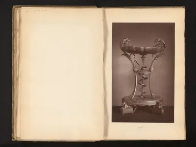 Schaal van lapis lazuli op een voet, uit de collectie van Christopher Beckett Denison