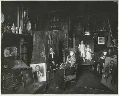 Schilderes Thérèse Schwartze in haar atelier aan de Prinsengracht 1021 in Amsterdam