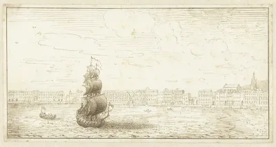Schip in een baai voor een havenfront