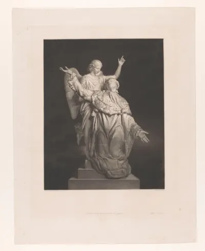 Sculptuur van een knielende vorst met engel