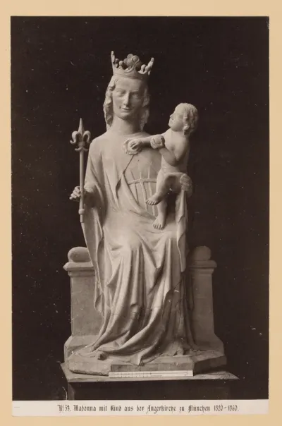 Sculptuur van Maria met Christuskind