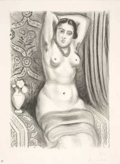 Siddende, kvindelig nøgenmodel med armene foldet bag ryggen (odalisque)