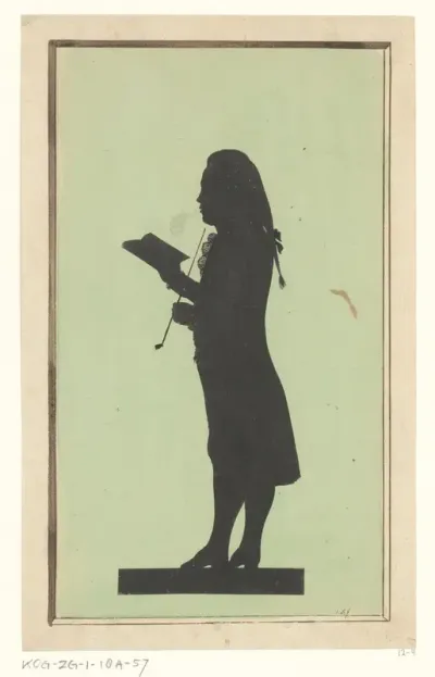 Silhouet van een staande man met pijp en open boek