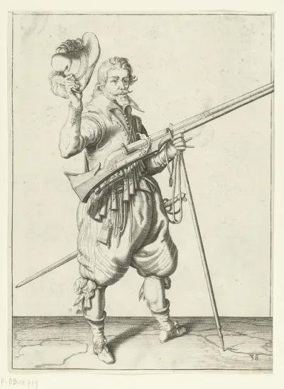 Soldaat op wacht die zijn musket met zijn linkerhand bij zijn rechterzijde schuin omhoog gericht vasthoudt, terwijl hij met zijn rechterhand zijn hoed afneemt
