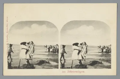Spelende kinderen in de branding, Scheveningen
