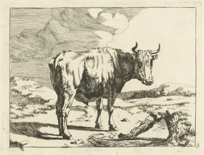 Stier staand bij boomstronk