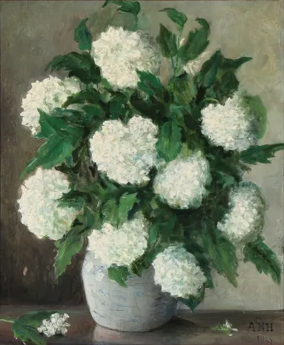 Still life with Hydrangeas in a caramic vase.