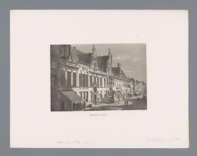 Straat met het stadhuis in Leiden