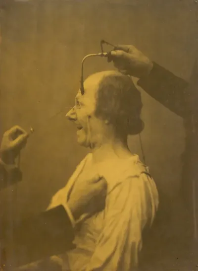 The attention attracted by an object that provokes lascivious ideas and desires