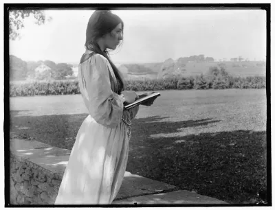 The Sketch (1902)
