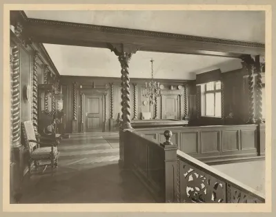 Trappenhuis en de biljartkamer