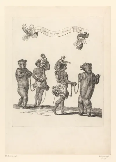 Twee Afrikaanse mannen, elk met een aap op hun schouders en een beer aan een ketting