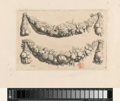 Twee festoenen met fruit en bladeren in de oostelijke galerij van het Stadhuis op de Dam