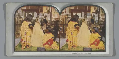 Twee Kiowa-kinderen bij een tent