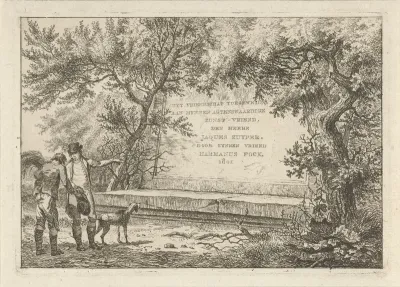 Twee mannen bij het opschrift op de steen
