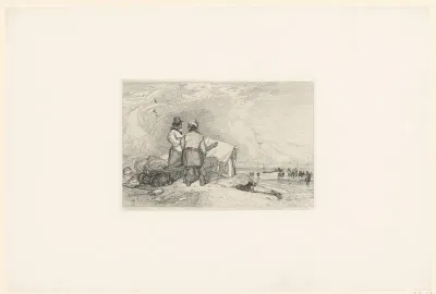 Twee mannen kijken naar een boot die op het strand wordt binnengehaald
