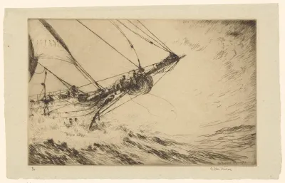 Twee mannen liggen op de boegspriet van een schip