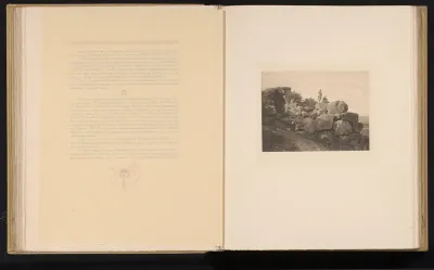 Twee mensen bij de ruïnes van Tiryns