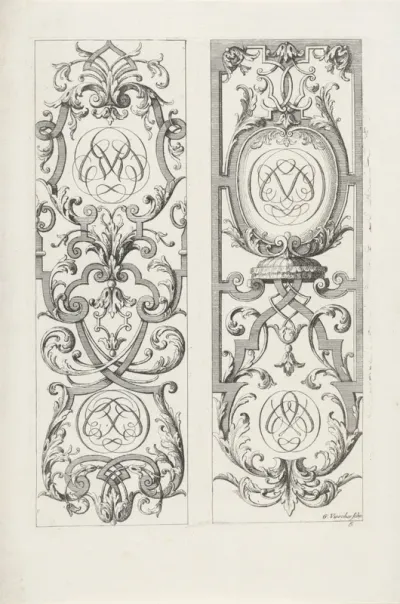 Twee verticale ornamenten van bladranken en met monogrammen