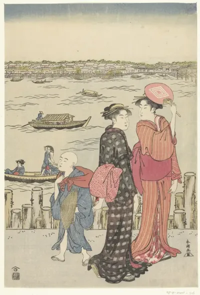 Twee vrouwen en een jongetje op de kade bij een rivier.
