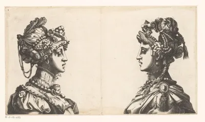 Twee vrouwenbustes met maskers en fantasiehoofdbedekking