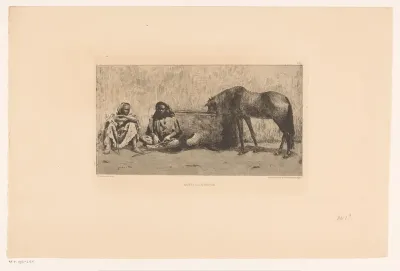 Twee zittende mannen bij een trog met paard