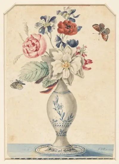 Vaasje met bloemen en een grijsgele vlinder