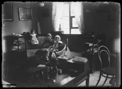 Vasemmalta Karin Andersin, Guido ja Elsa  Simberg sekä Lisa Andersin
