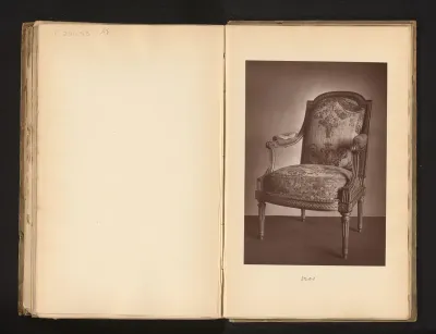 Vergulde zetel in de stijl van Lodewijk XVI, uit de collectie van Christopher Beckett Denison