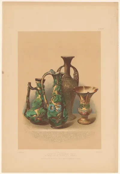 Vier decoratieve aardewerk vazen