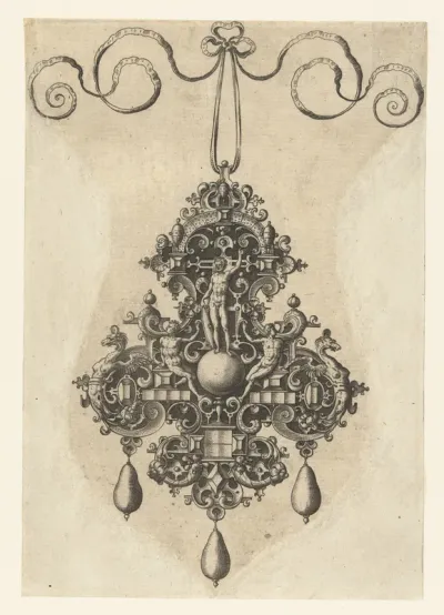 Voorzijde van hanger met naakte god met schild, staand op een bol