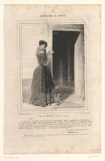 Vrouw leest brief die bedoeld is voor haar man