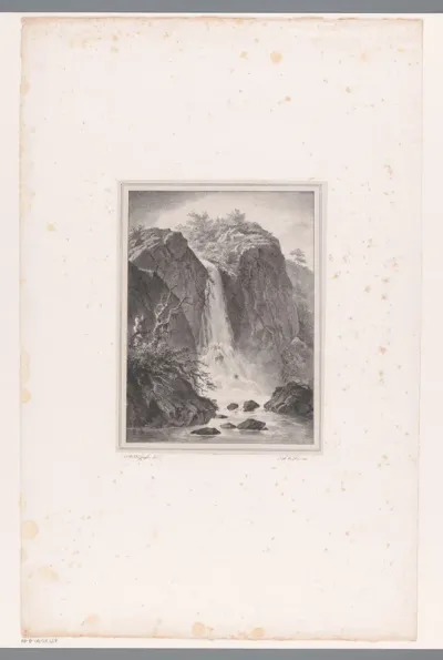 Waterval tussen rotsen