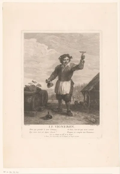 Wijnboer met geheven glas op een wijngaard