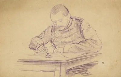 Militaire Assis A Un Bureau Ecrivant