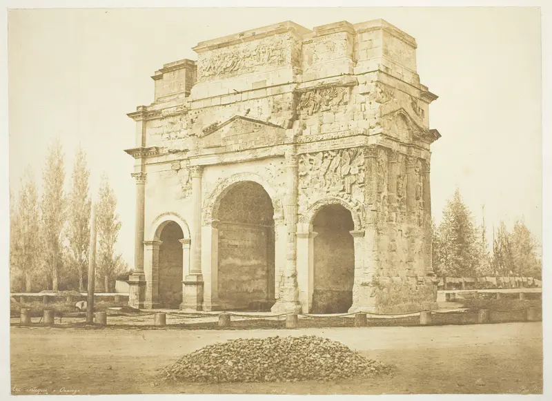 Arc Antique a Orange
