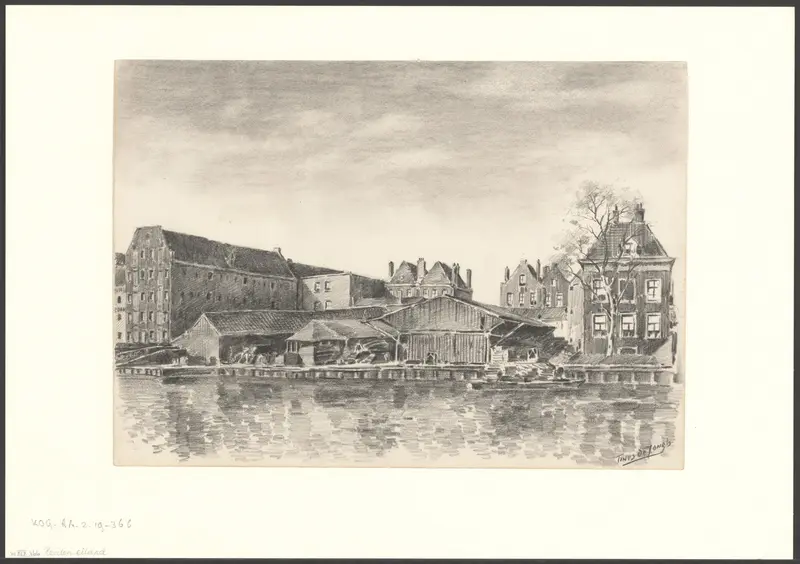 Gezicht op de Realengracht en de werf De Drie Haringen bij de Vierwindendwarsstraat Wall Art by Unknown - High-Resolution Digital Print