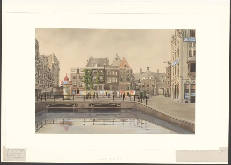Gezicht op het Rokin met het Beurspleintje, gezien vanaf het water Wall Art by Unknown - High-Resolution Digital Print