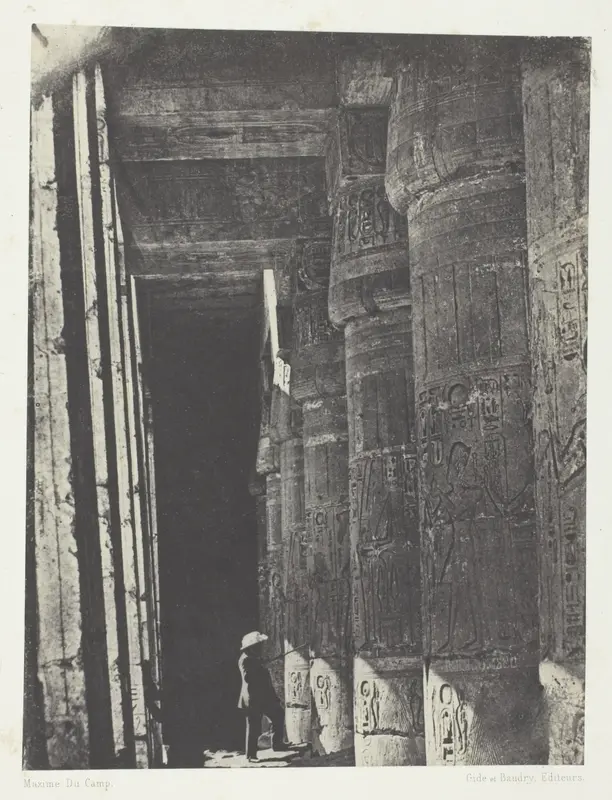Médinet-Habou, Galerie du Palais de Ramsès-Méiamoun; Thèbes, plate 52 from the album "Egypte, Nubie, Palestine et Syrie" (1852)
