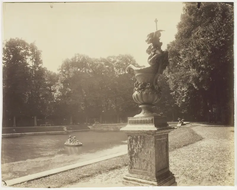 Versailles, Grand Trianon, (Vase en Plomb par Le Lorrain)