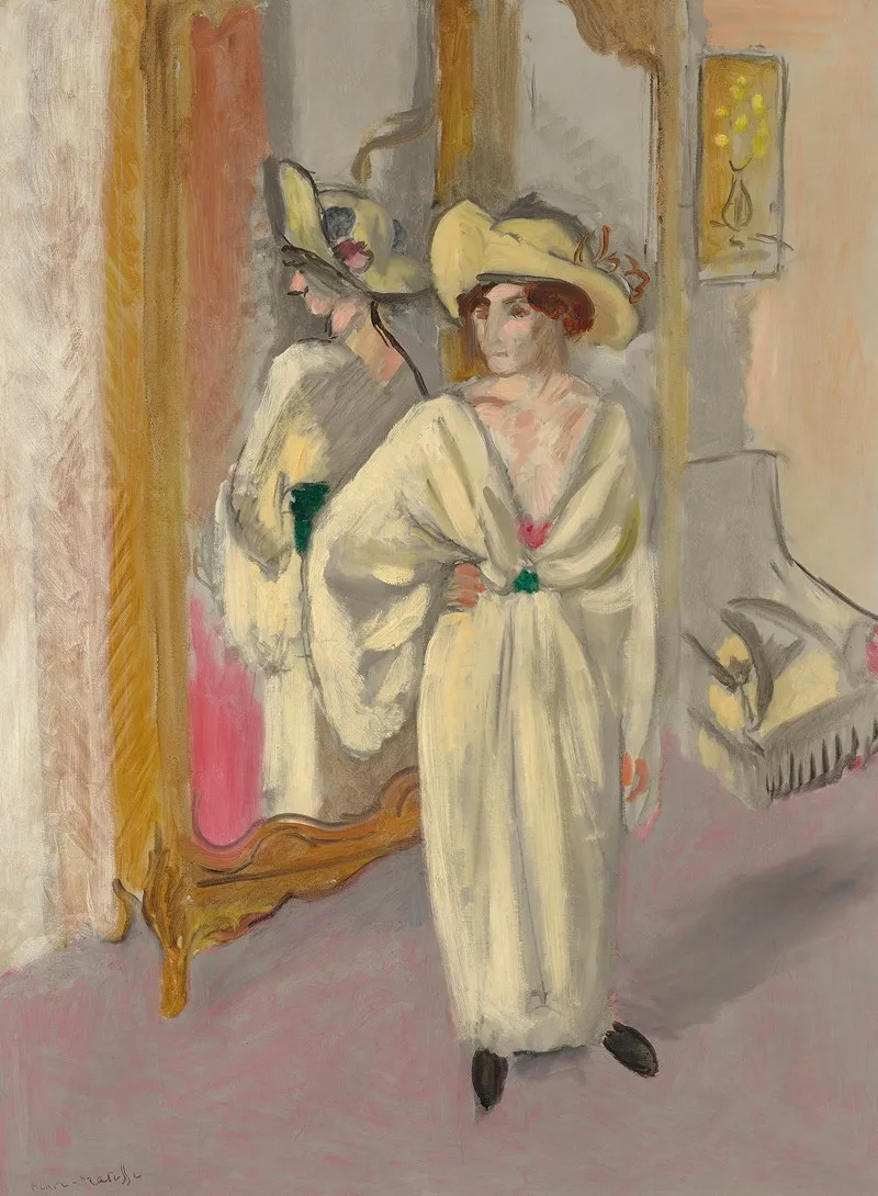 Femme En Blanc Debout Devant Une Glace