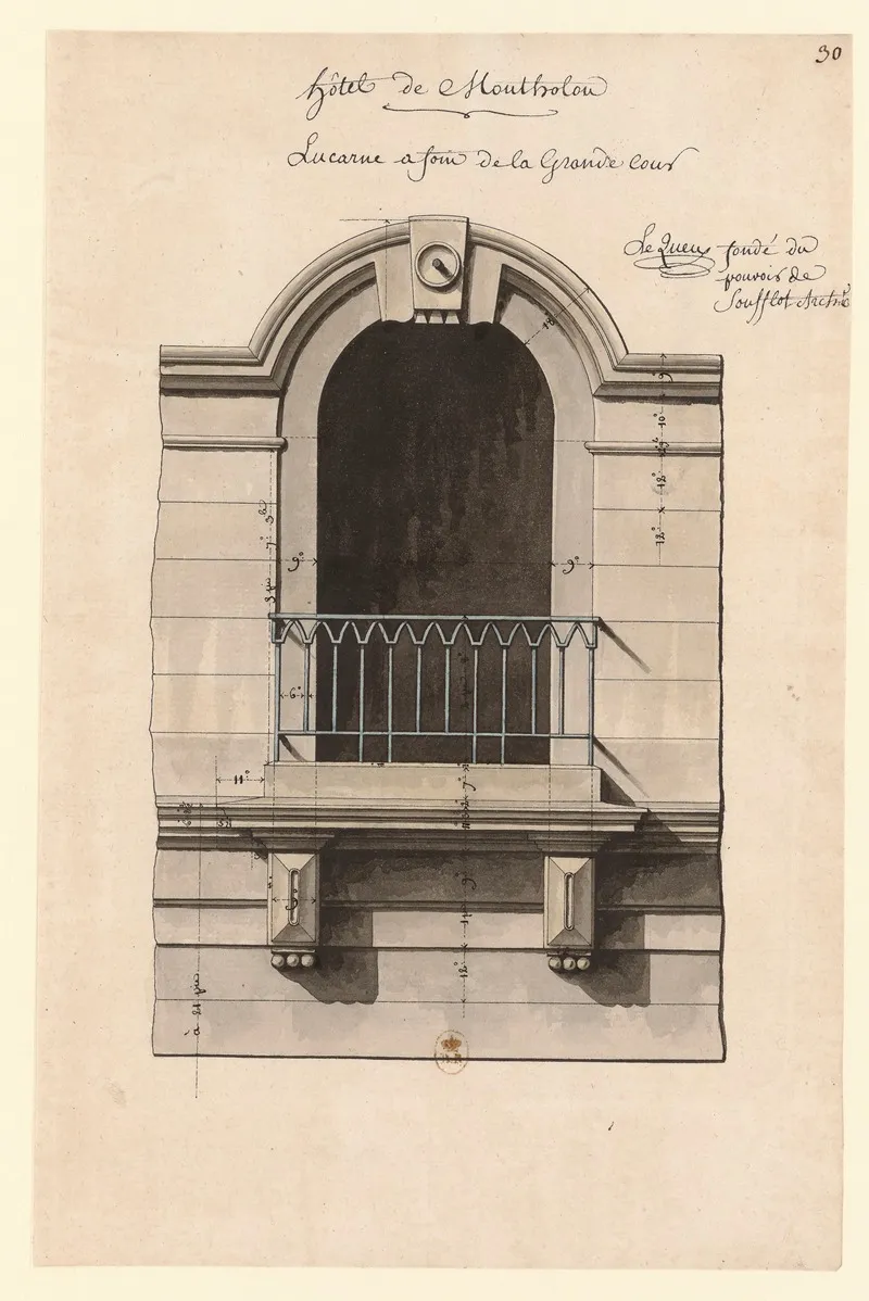 Hotel De Montholon Lucarne A Foin De La Grande Cour